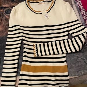 Beautiful Francesca’s lightweight sweater, size xl, brand new with tags.